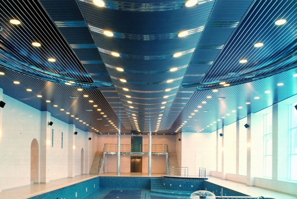 Реечный подвесной потолок компании Celing Group USA